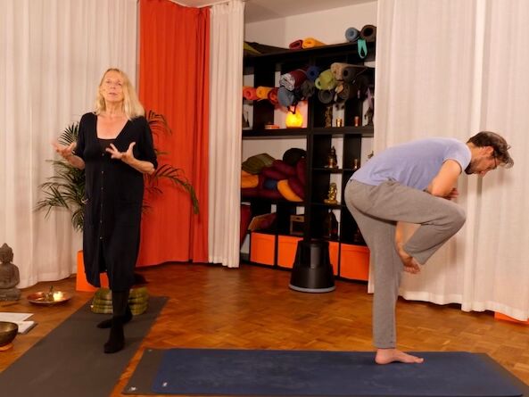 Yoga lernen, Yoga für Anfänger, Yoga Übungen für Anfänger, Yoga Kurs für Anfänger, Yoga Übungen für zu Hause, Yoga Videos für Anfänger