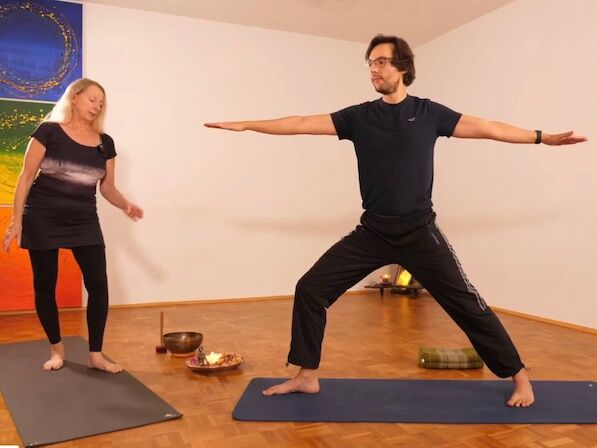 Yoga lernen, Yoga für Anfänger, Yoga Übungen für Anfänger, Yoga Kurs für Anfänger, Yoga Übungen für zu Hause, Yoga Videos für Anfänger