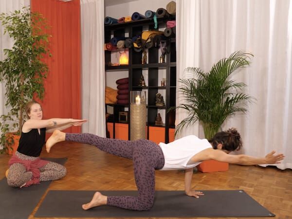 Yoga lernen, Yoga für Anfänger, Yoga Übungen für Anfänger, Yoga Kurs für Anfänger, Yoga Übungen für zu Hause, Yoga Videos für Anfänger