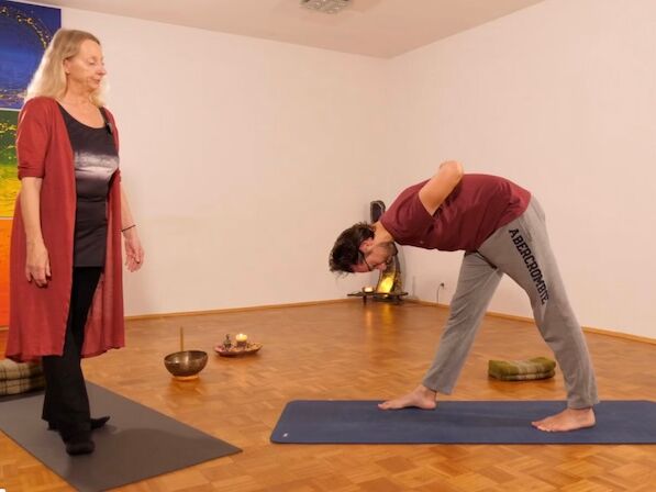 Yoga lernen, Yoga für Anfänger, Yoga Übungen für Anfänger, Yoga Kurs für Anfänger, Yoga Übungen für zu Hause, Yoga Videos für Anfänger